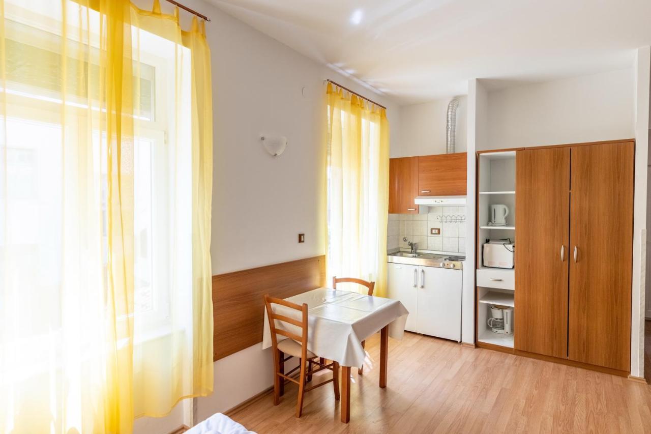 Apartments Liburnija Опатия Экстерьер фото