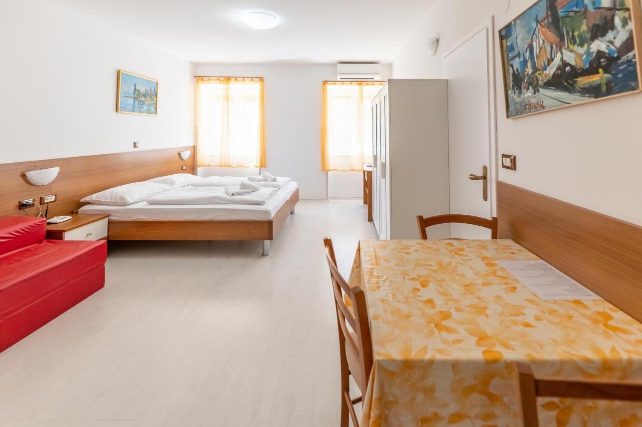 Apartments Liburnija Опатия Экстерьер фото