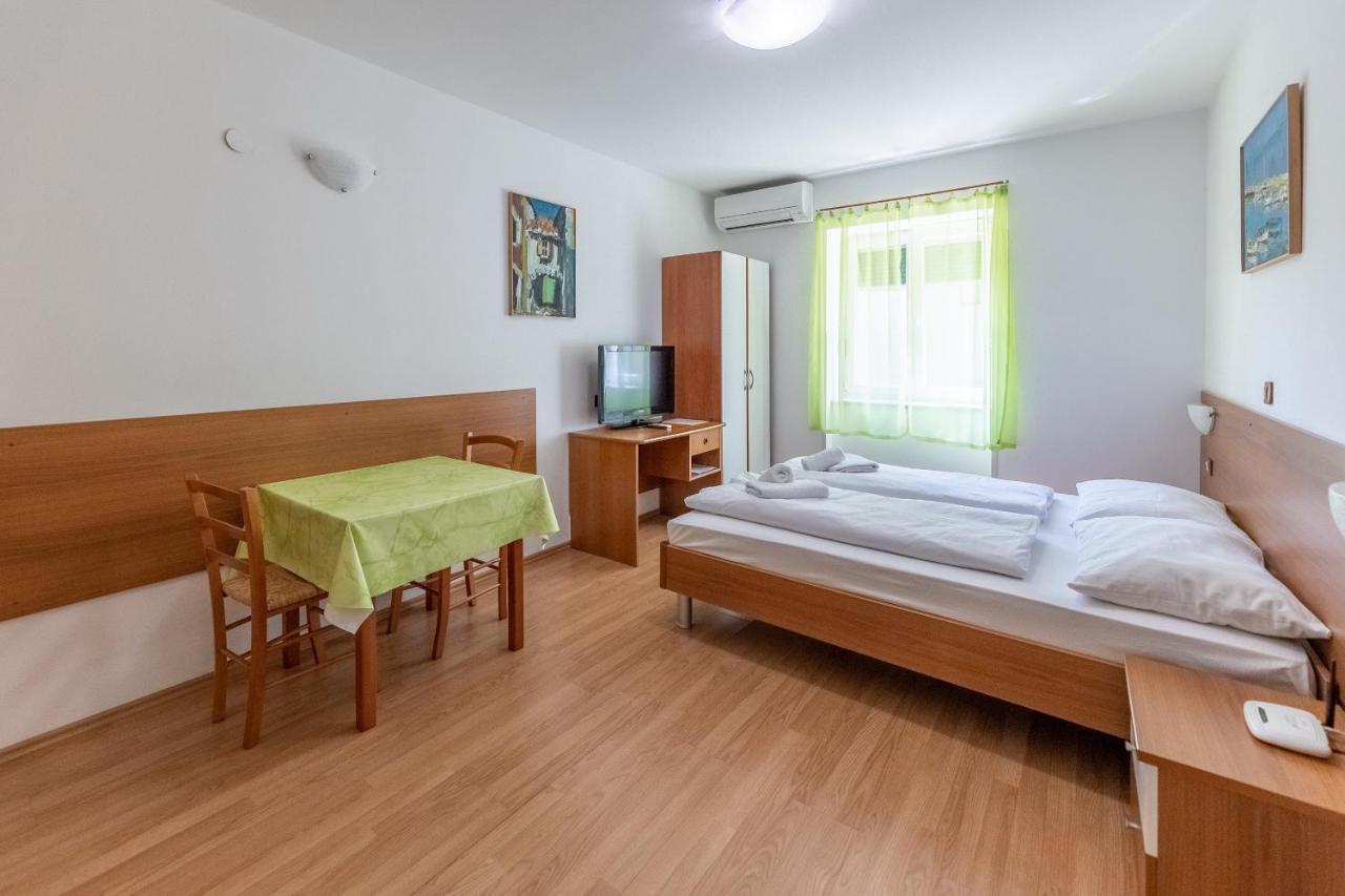 Apartments Liburnija Опатия Экстерьер фото