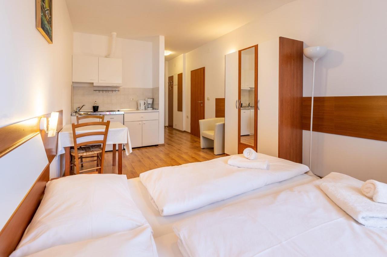 Apartments Liburnija Опатия Экстерьер фото
