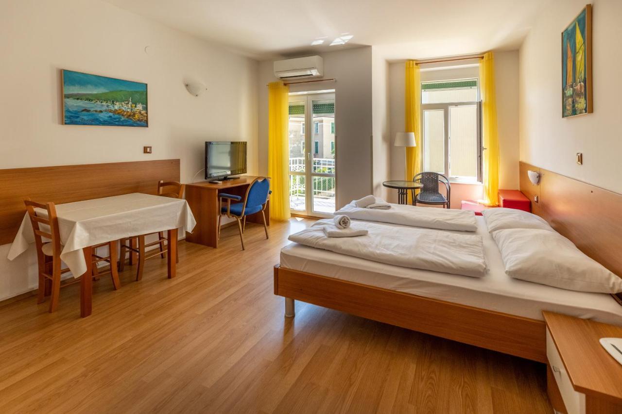 Apartments Liburnija Опатия Экстерьер фото