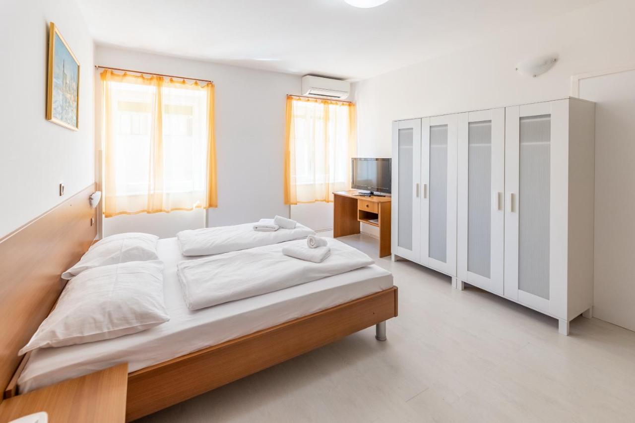 Apartments Liburnija Опатия Экстерьер фото